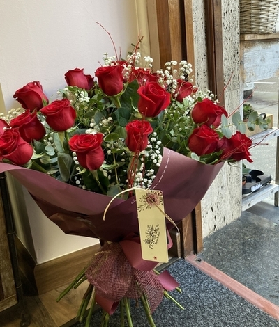 00 Ramo de 24 rosas rojas