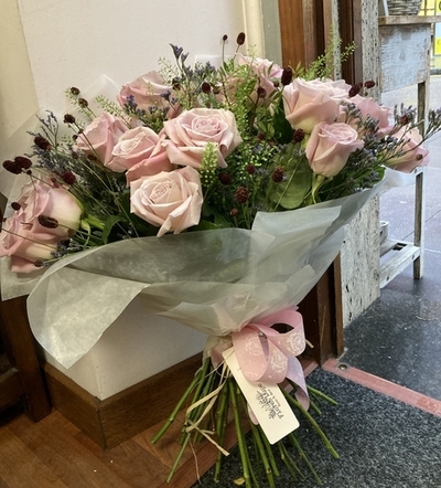 Docena de rosas rosa