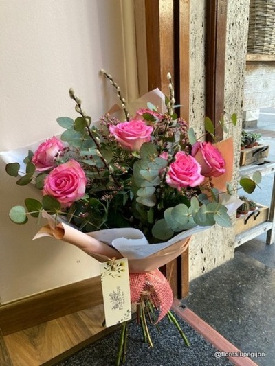 Media de docena de rosas rosa
