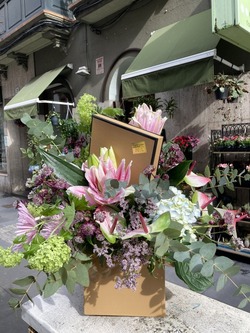 Centro de flores en caja